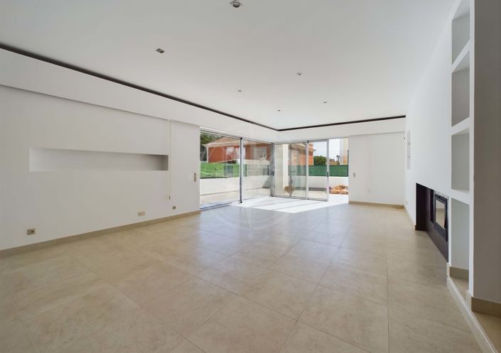 Image No.8-5 Bed Villa for sale