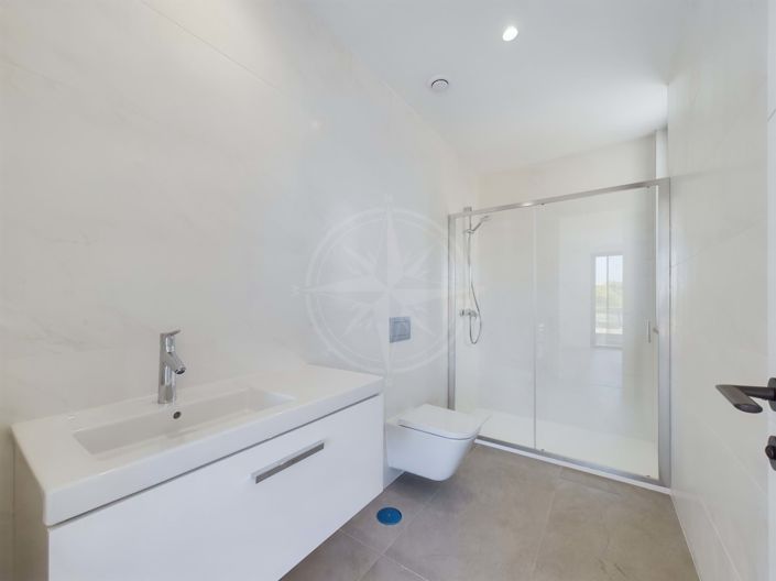 Image No.17-3 Bed Townhouse for sale