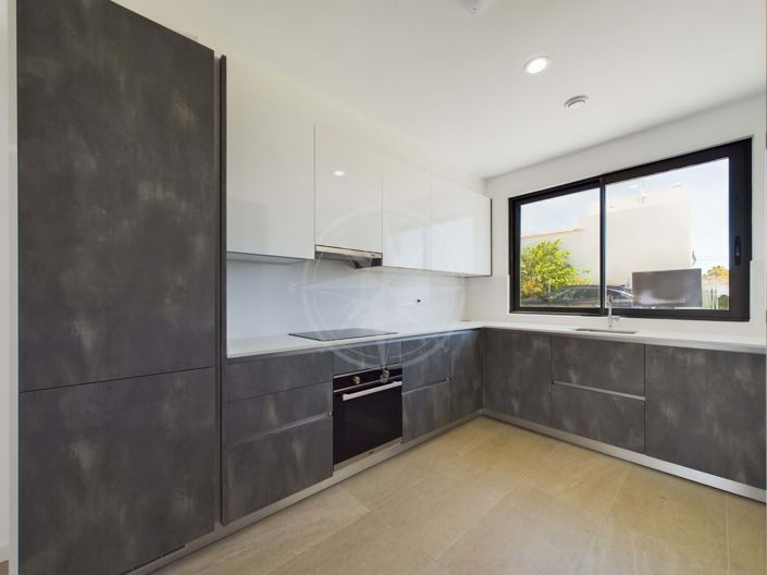 Image No.7-3 Bed Townhouse for sale