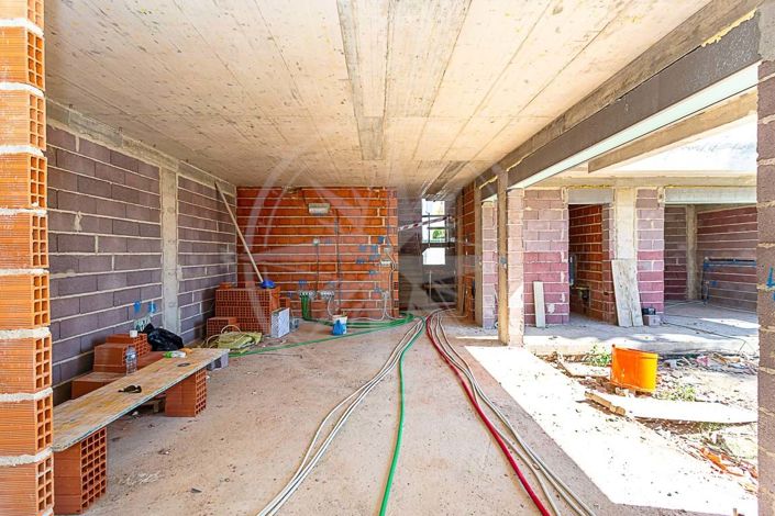 Image No.10-5 Bed Villa for sale