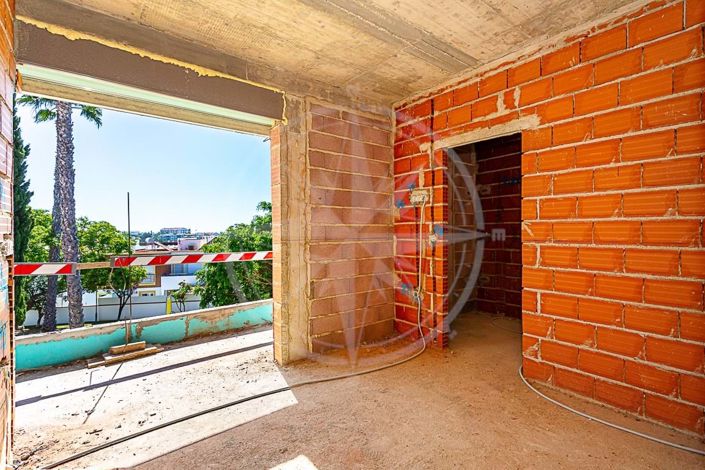 Image No.18-5 Bed Villa for sale