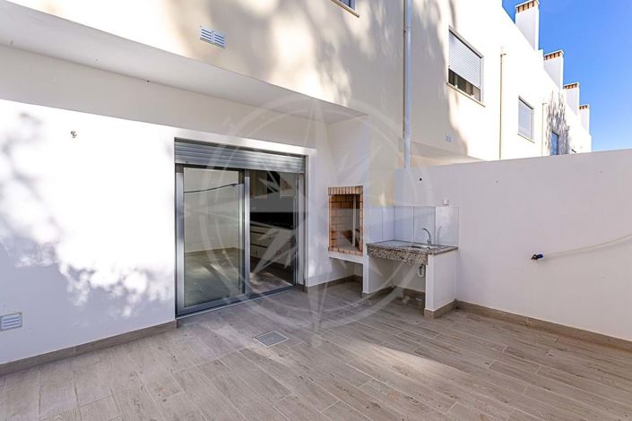 Image No.11-3 Bed Townhouse for sale