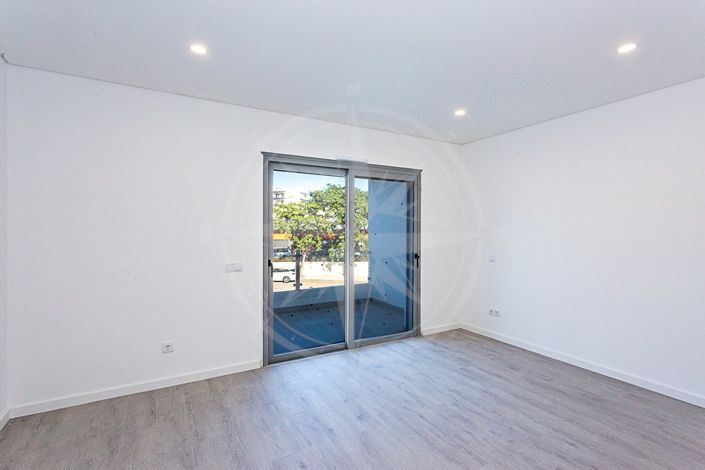 Image No.15-3 Bed Townhouse for sale