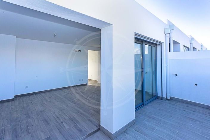 Image No.25-3 Bed Townhouse for sale