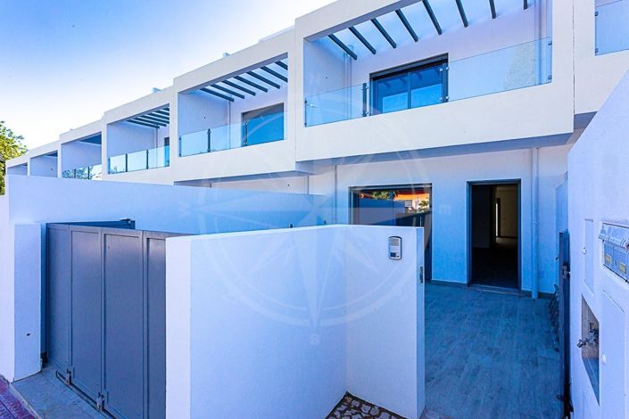 Image No.3-3 Bed Townhouse for sale