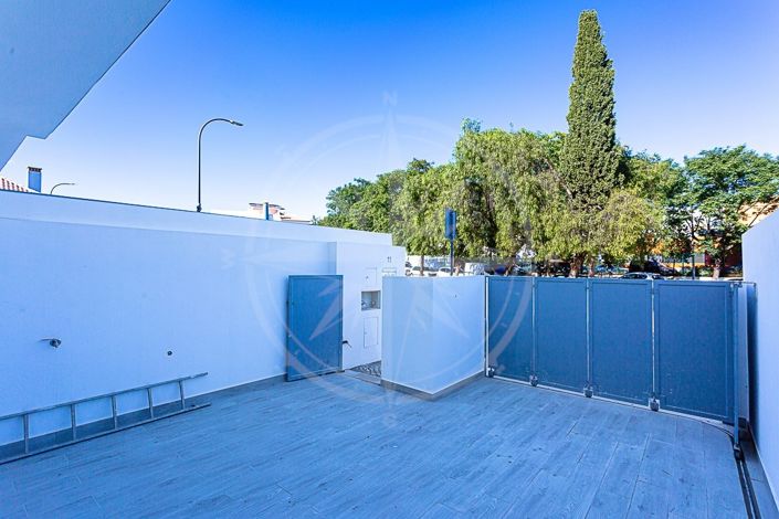 Image No.4-3 Bed Townhouse for sale