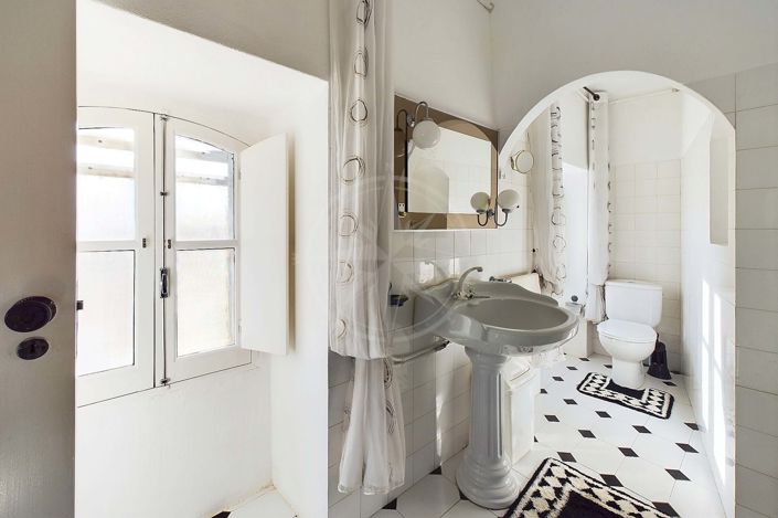 Image No.11-2 Bed Villa for sale