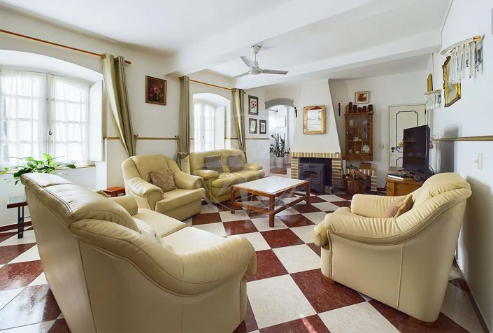 Image No.4-2 Bed Villa for sale