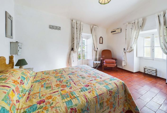 Image No.9-2 Bed Villa for sale