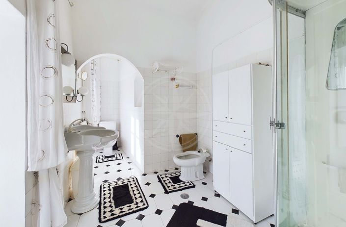 Image No.10-2 Bed Villa for sale