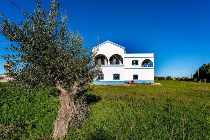 Image No.2-4 Bed Villa for sale