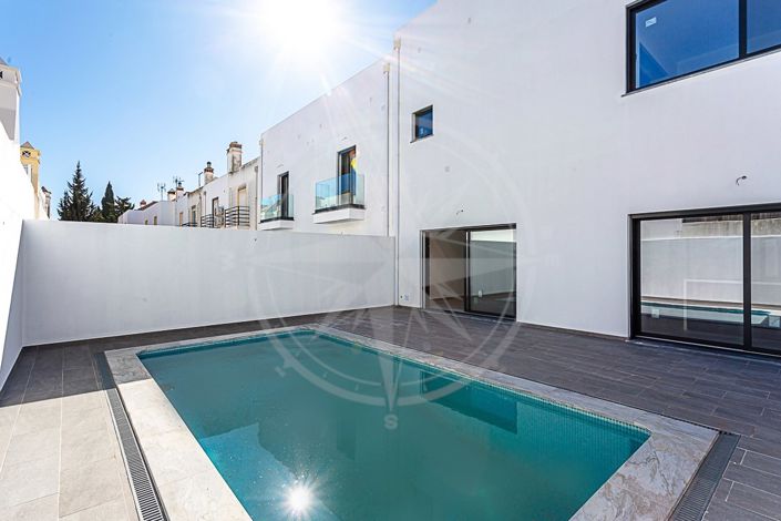 Image No.2-4 Bed Villa for sale