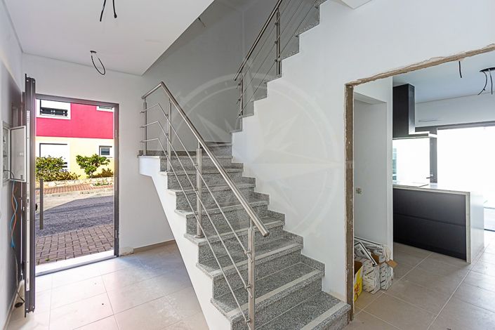 Image No.3-4 Bed Villa for sale