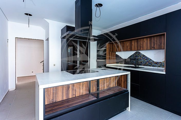 Image No.4-4 Bed Villa for sale