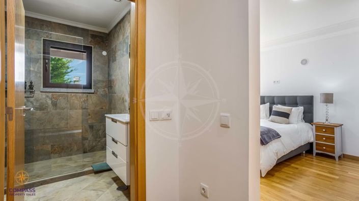 Image No.12-5 Bed Villa for sale