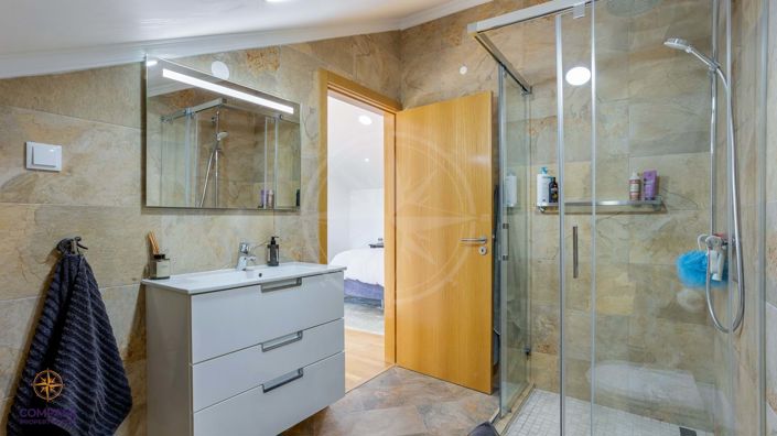 Image No.25-5 Bed Villa for sale