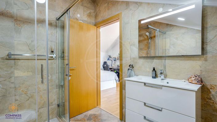 Image No.29-5 Bed Villa for sale