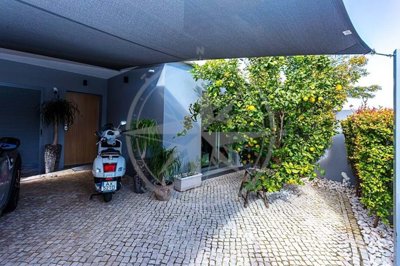 1987-348286-0086b5b4f2b294297643049c268e89554