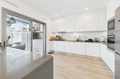 1987-348286-0086b5b4f2b294297643049c268e89554