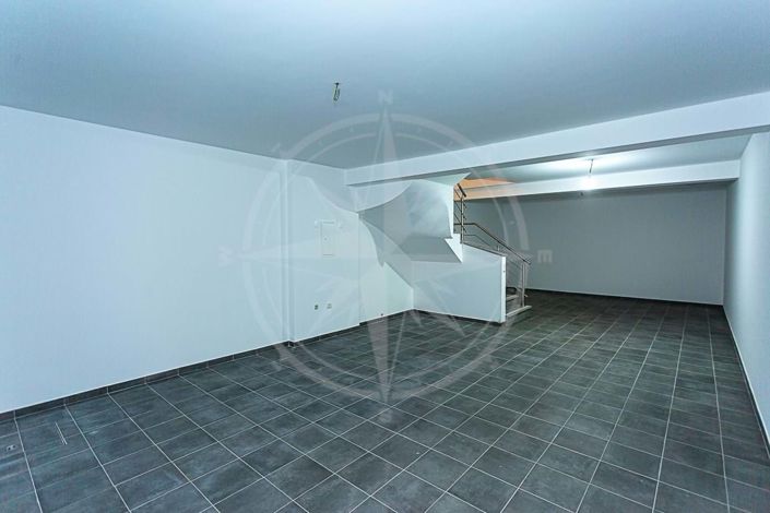 Image No.12-2 Bed Townhouse for sale