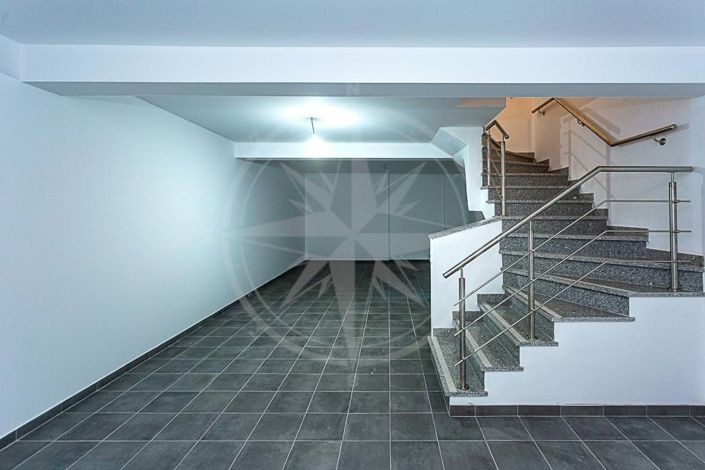 Image No.13-2 Bed Townhouse for sale