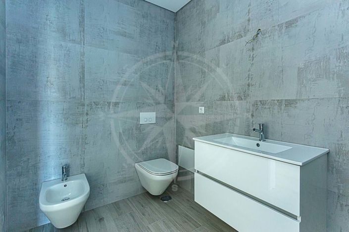 Image No.19-2 Bed Townhouse for sale