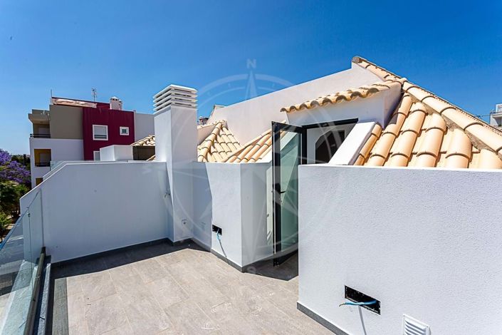 Image No.29-2 Bed Townhouse for sale