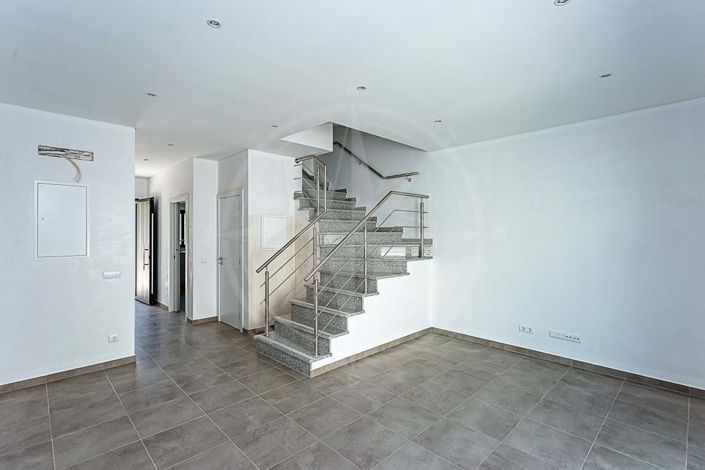 Image No.5-2 Bed Townhouse for sale