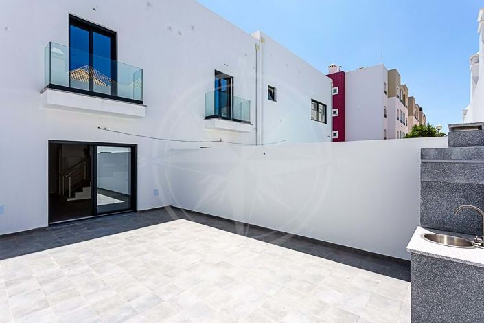 Image No.7-2 Bed Townhouse for sale