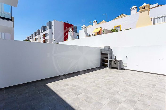 Image No.8-2 Bed Townhouse for sale