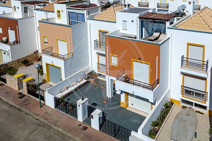 Image No.28-4 Bed Villa for sale