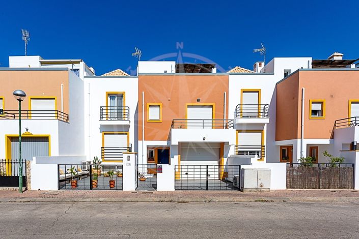 Image No.3-4 Bed Villa for sale