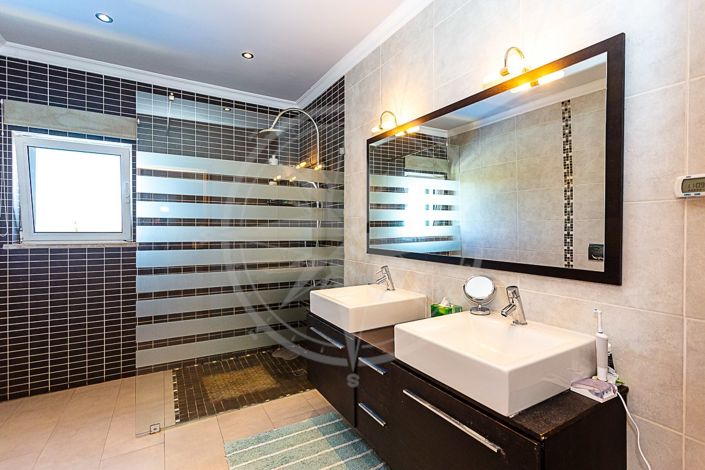 Image No.28-4 Bed Villa for sale