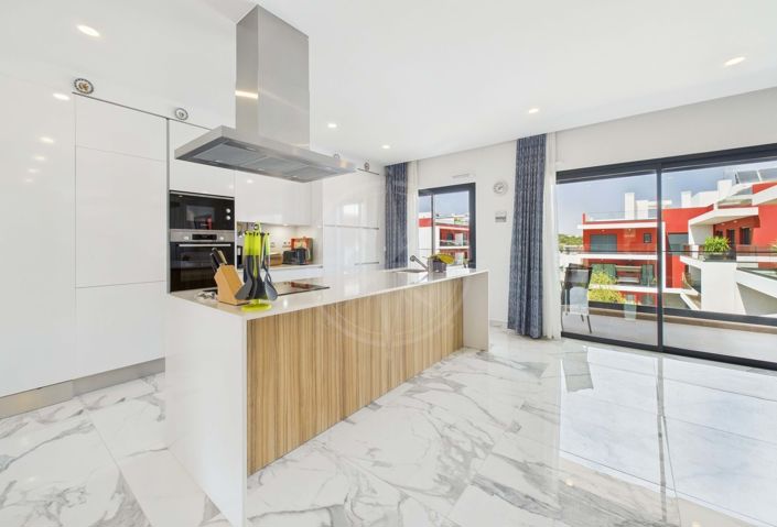 Image No.4-3 Bed Apartment for sale