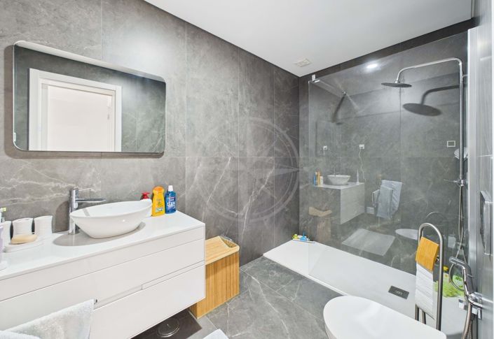 Image No.8-3 Bed Apartment for sale