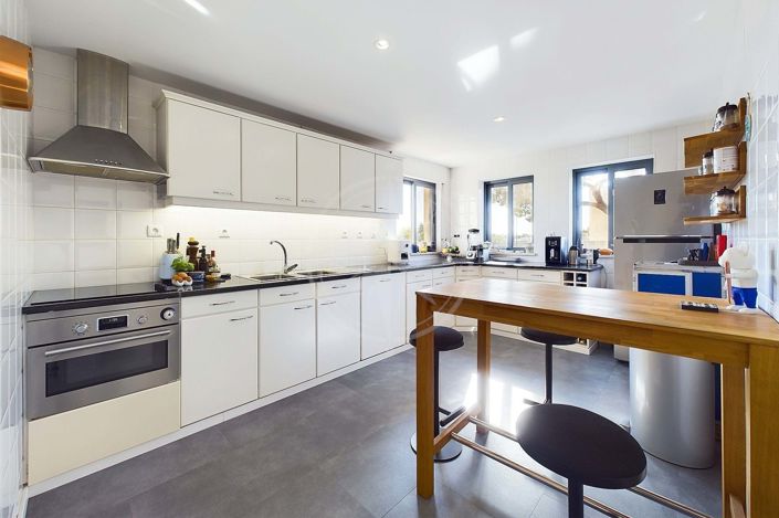 Image No.7-4 Bed Villa for sale