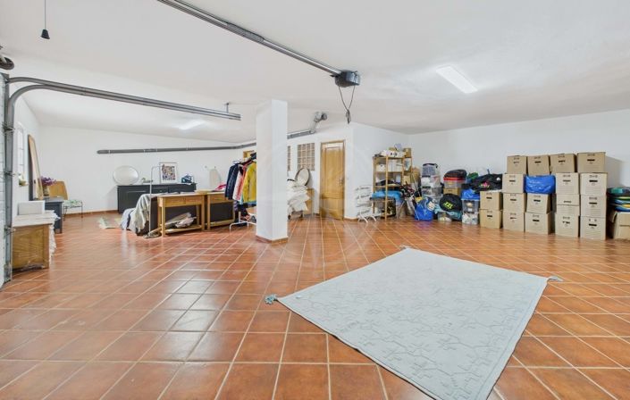 Image No.19-5 Bed Townhouse for sale