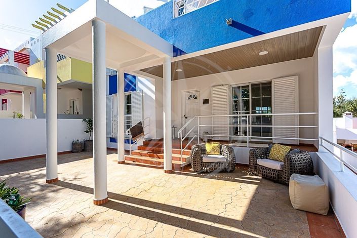 Image No.24-5 Bed Townhouse for sale