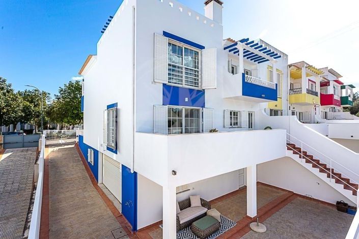 Image No.4-5 Bed Townhouse for sale