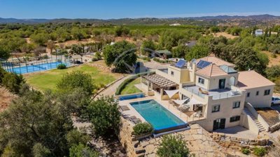 6 Bed Villa for sale