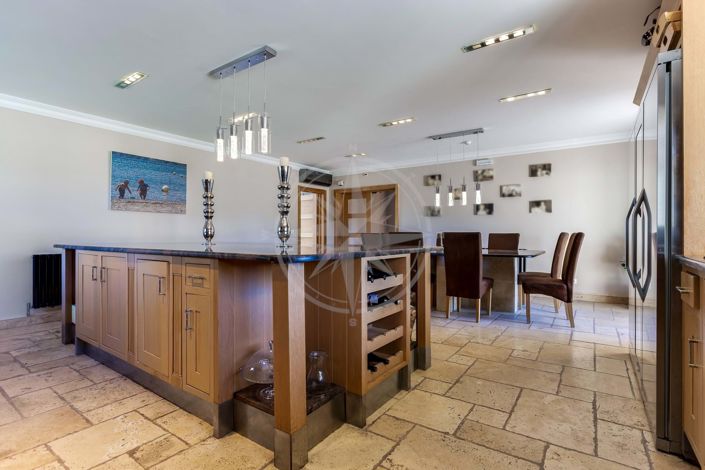 Image No.11-6 Bed Villa for sale