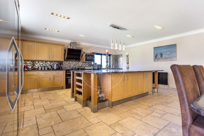 Image No.12-6 Bed Villa for sale