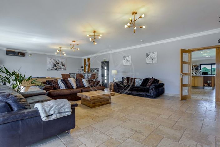 Image No.14-6 Bed Villa for sale