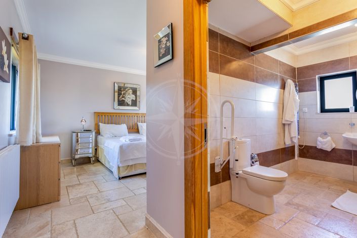 Image No.35-6 Bed Villa for sale