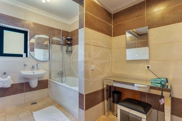 Image No.36-6 Bed Villa for sale