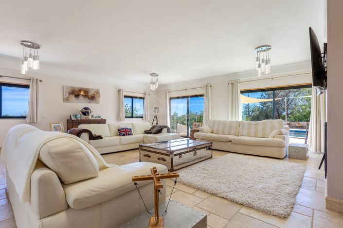 Image No.7-6 Bed Villa for sale