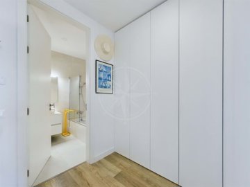 1987-358786-0086b5b4f2b294297643049c268e89554