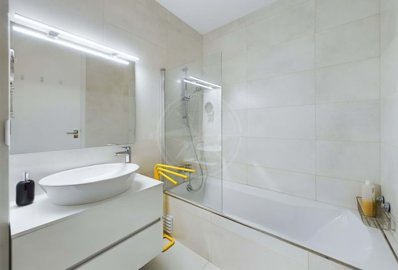 1987-358786-0086b5b4f2b294297643049c268e89554