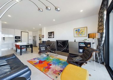 1987-358786-0086b5b4f2b294297643049c268e89554