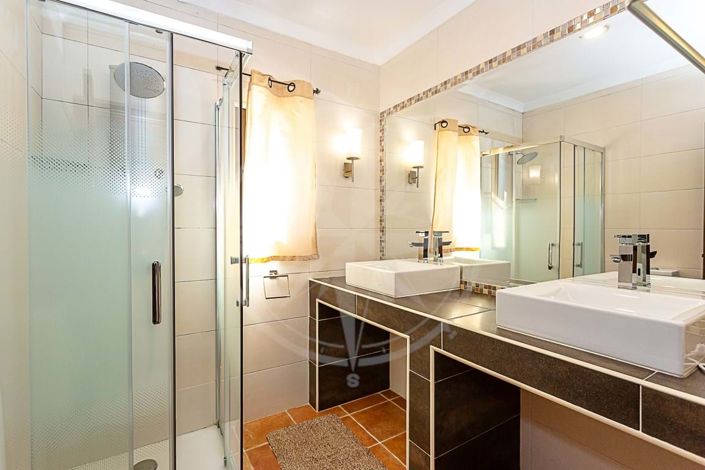 Image No.19-3 Bed Villa for sale